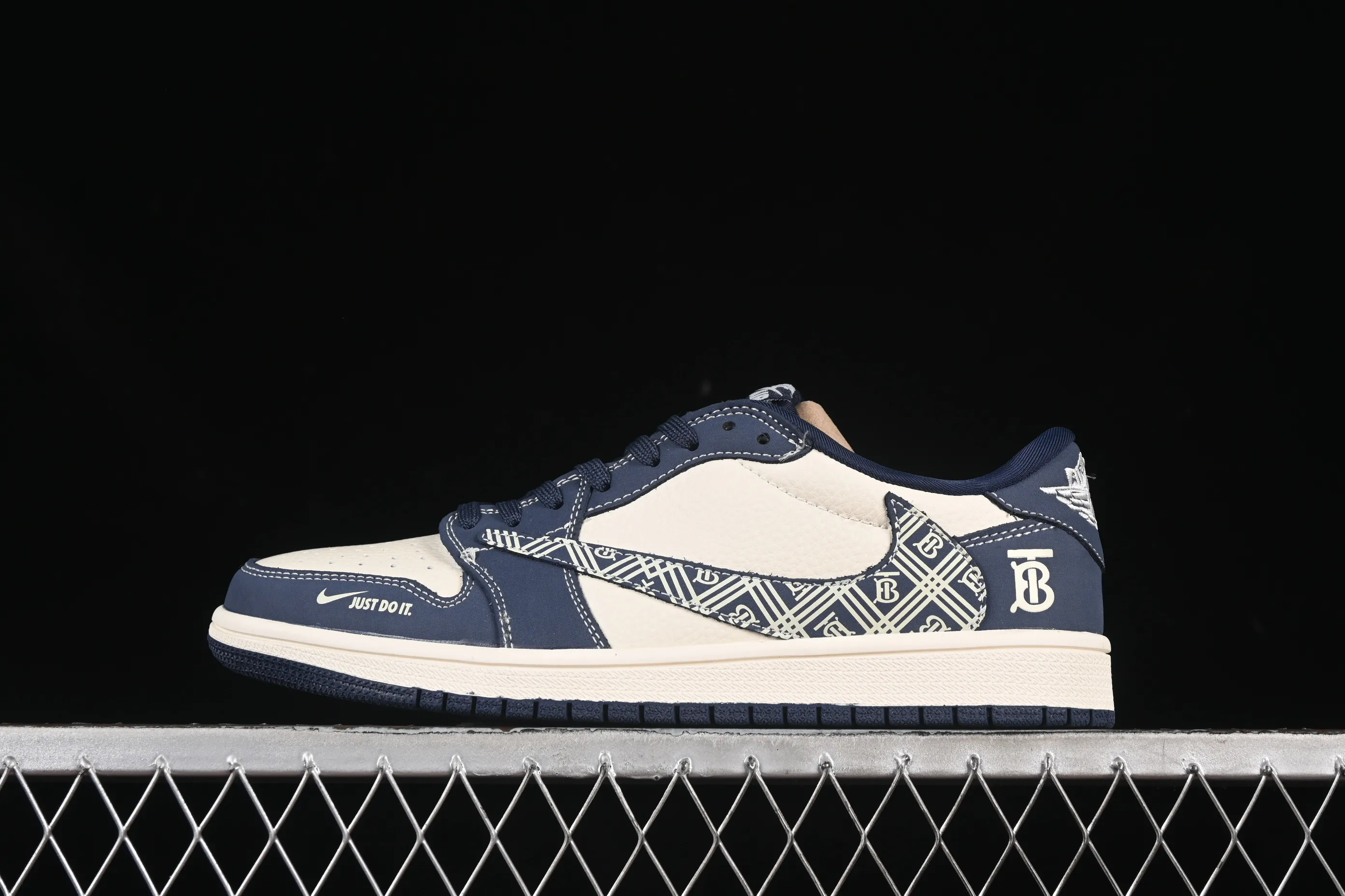 All categories Air Jordan Jordan series basketball shoes Air Jordan 1 Low High-end customized low-top sneakers Travis Scott x Fragment Design x Air Jordan 1 Low OG SP AJ1 Burberry co-branded dark blue pattern hook low-top cultural casual sneakers LD2025-014